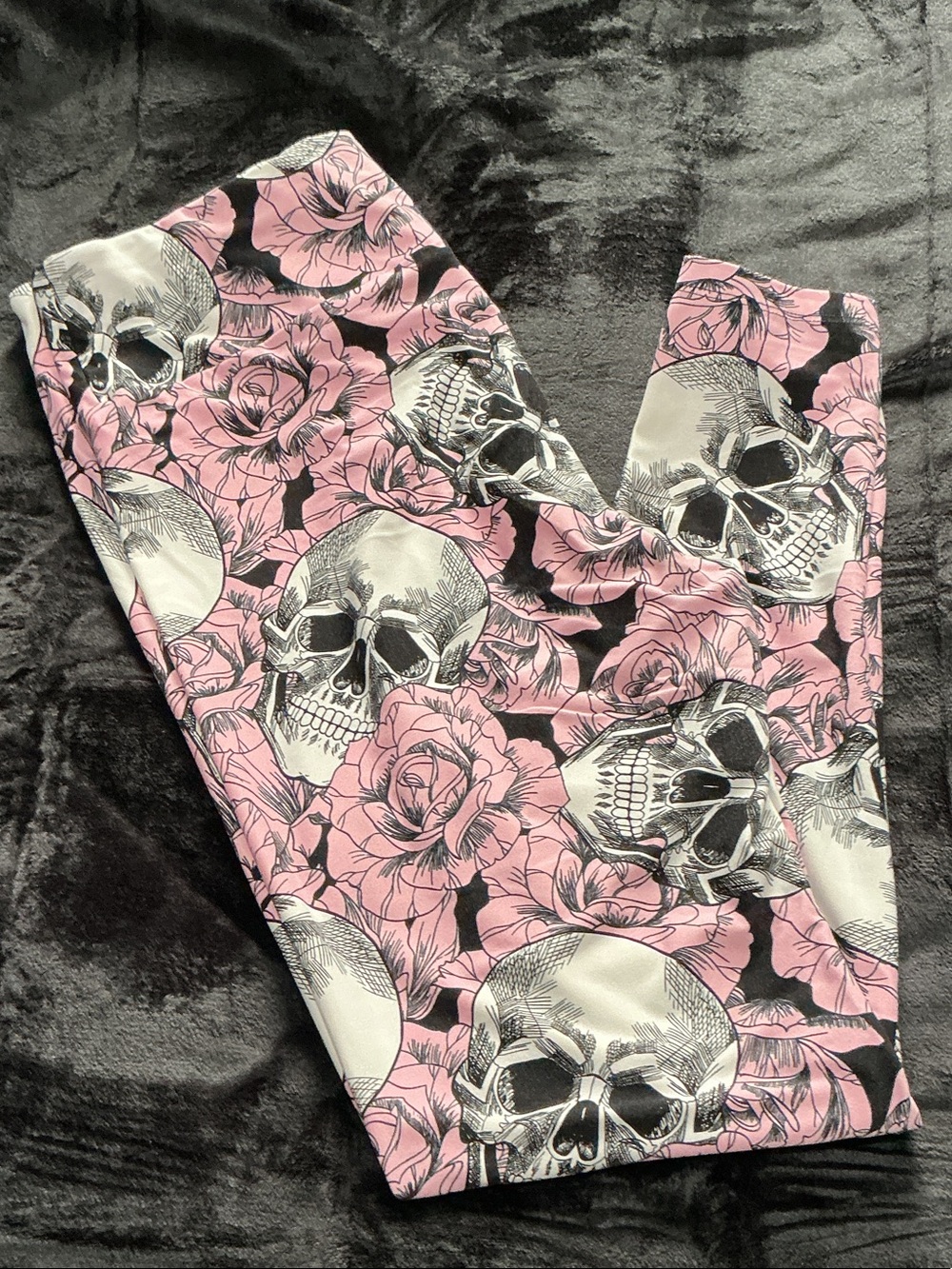 LuLaRoe Black and Pink Skull & Rose Leggings